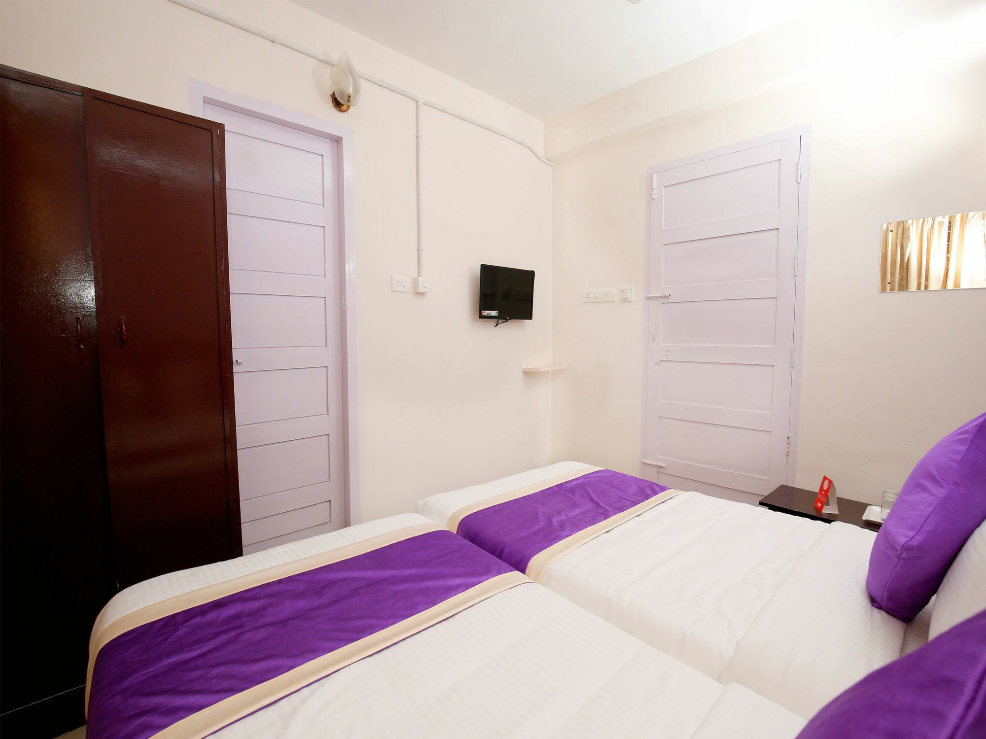 Oyo 9797 Hotel Vbee Plaza تريفِندرم المظهر الخارجي الصورة