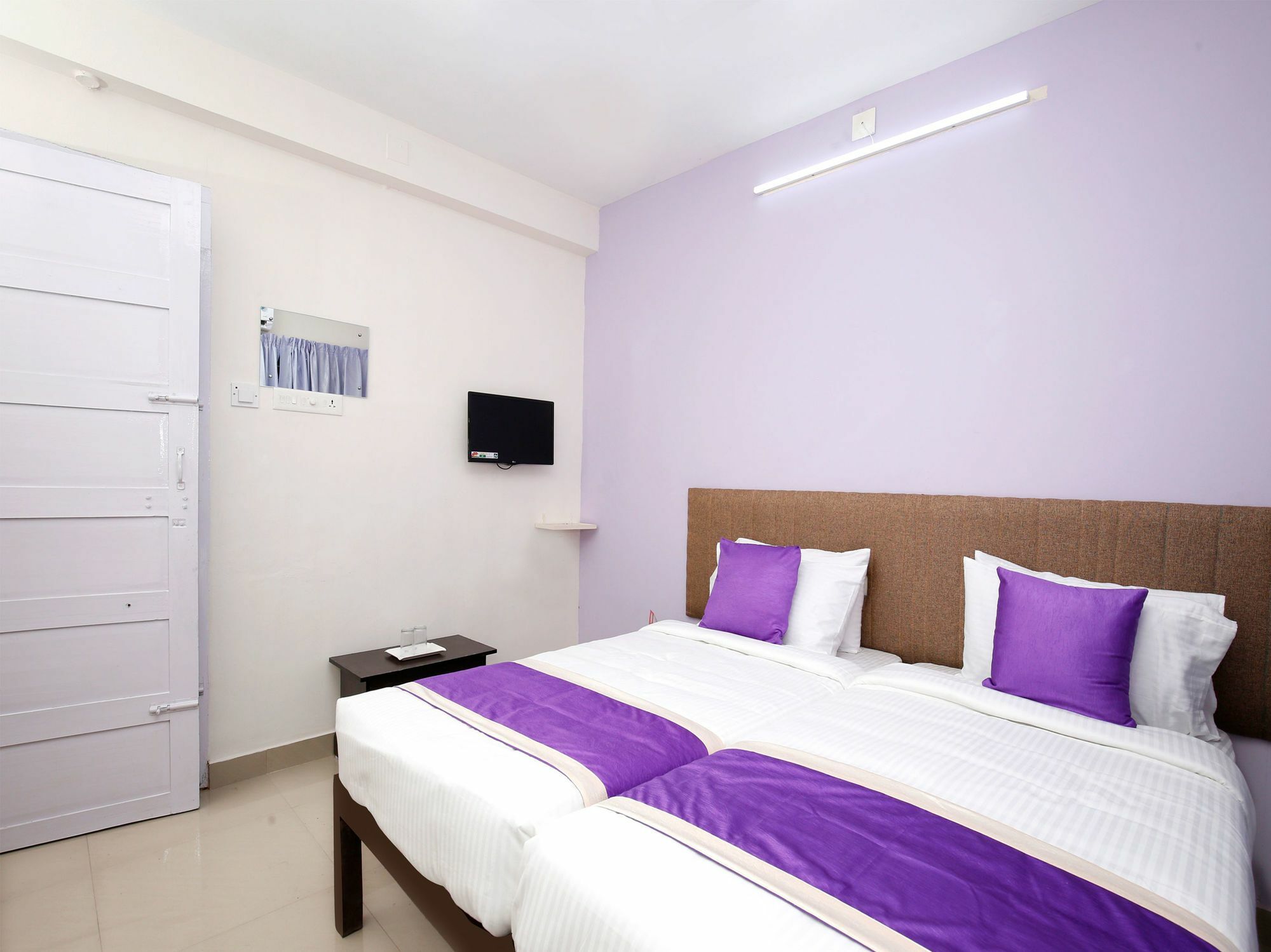 Oyo 9797 Hotel Vbee Plaza تريفِندرم المظهر الخارجي الصورة