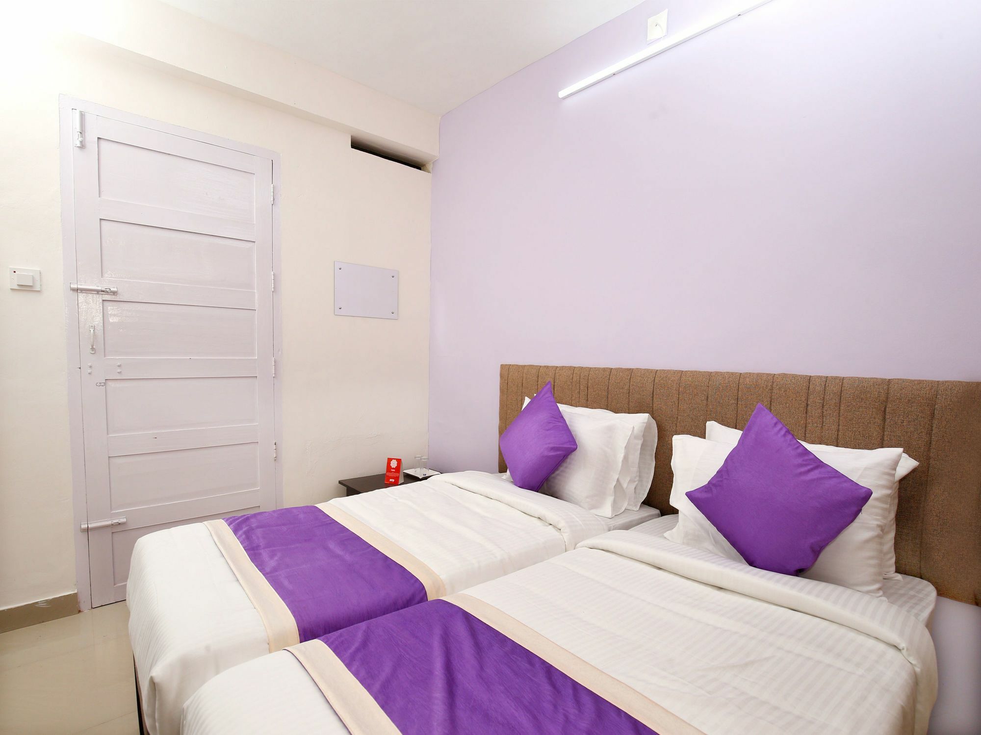 Oyo 9797 Hotel Vbee Plaza تريفِندرم المظهر الخارجي الصورة