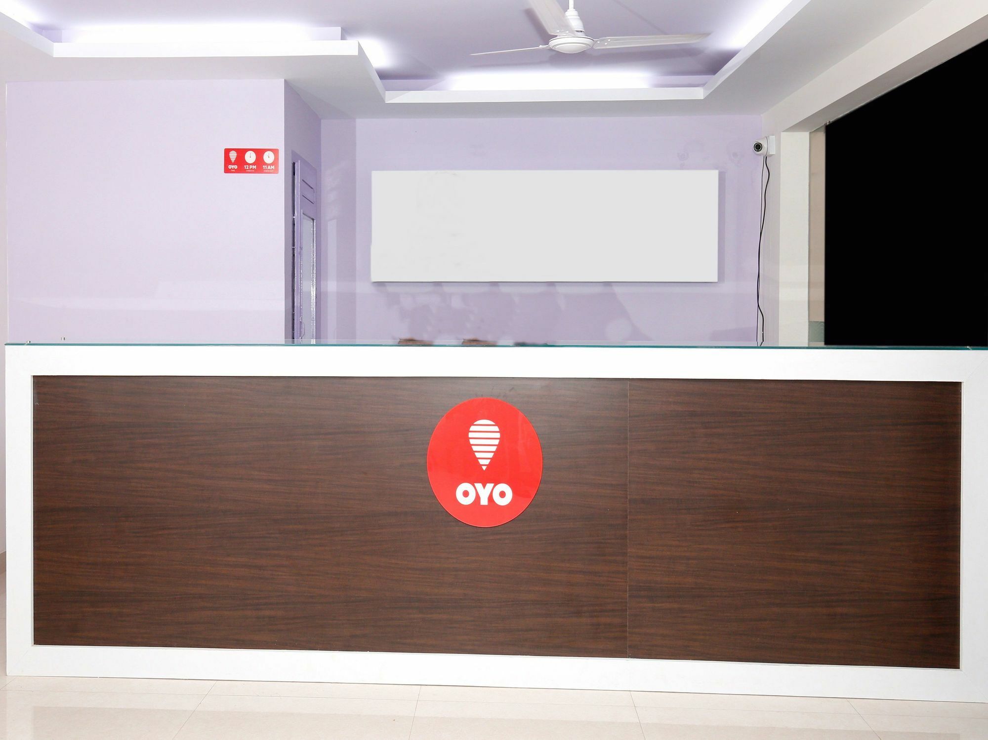 Oyo 9797 Hotel Vbee Plaza تريفِندرم المظهر الخارجي الصورة